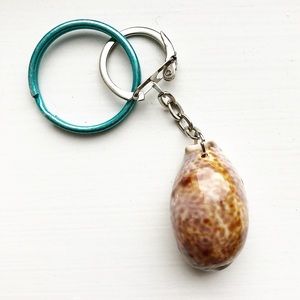 Vintage brown & beige cowry shell keychain